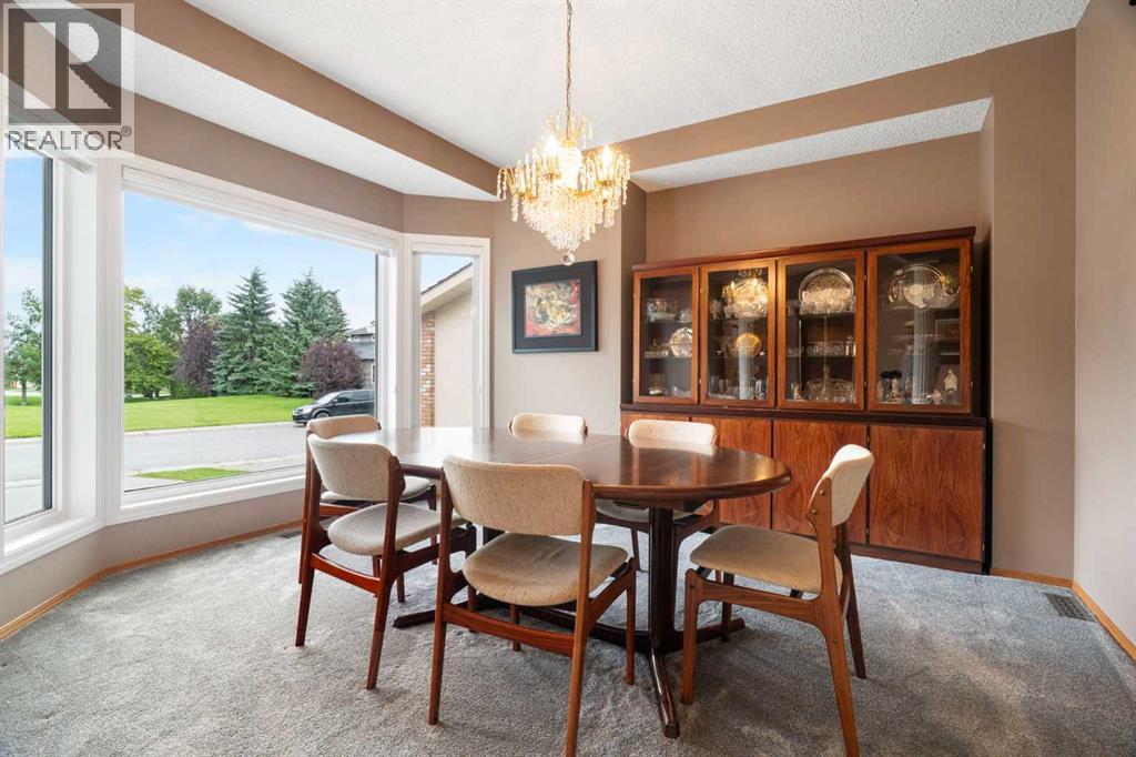 190 Woodpark Circle SW, Calgary, Alberta  T2W 6G1 - Photo 2 - A2345617