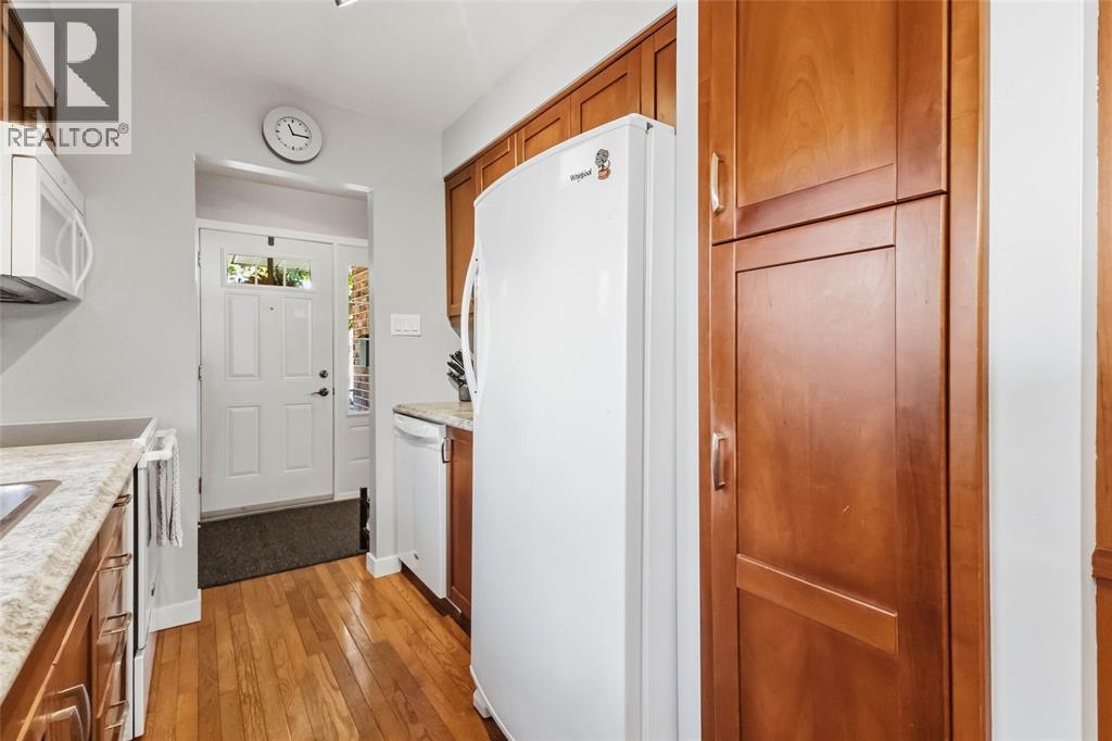51 Salvia Street, London, Ontario  N5Z 4T1 - Photo 10 - 26023077