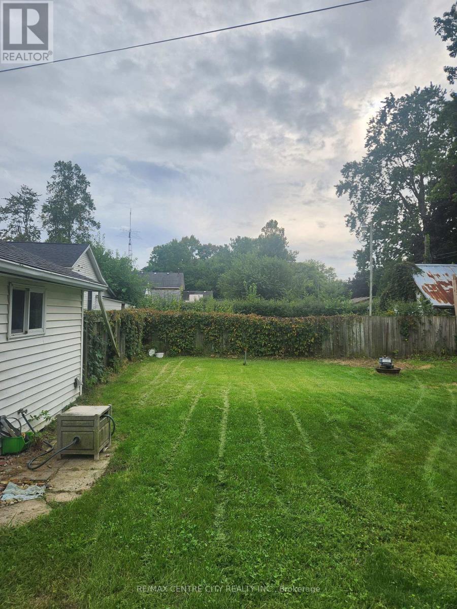 244 Elm Street W, Chatham-Kent, Ontario  N0P 1C0 - Photo 13 - X13812018