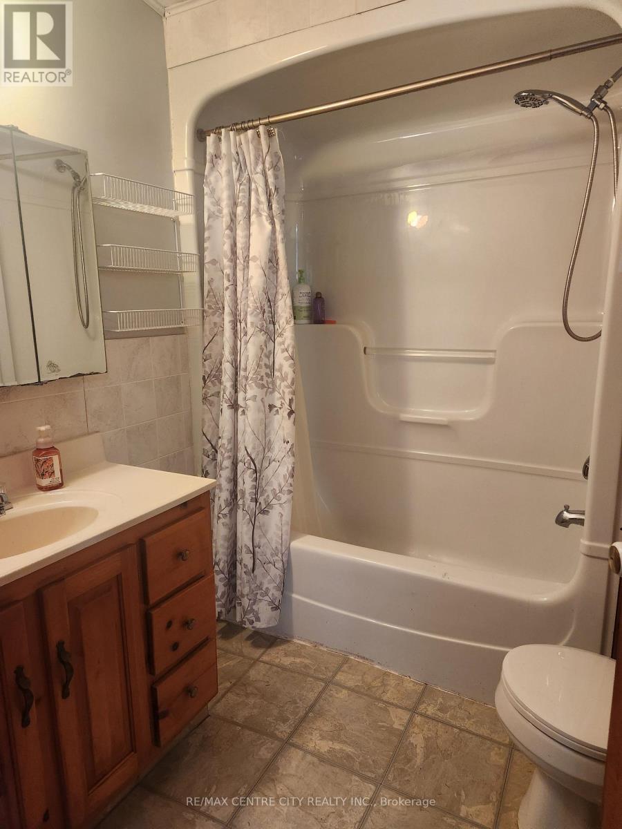244 Elm Street W, Chatham-Kent, Ontario  N0P 1C0 - Photo 6 - X13812018