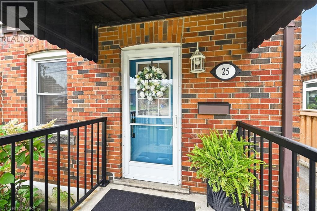 25 Woodbridge Road, Hamilton, Ontario  L8K 3C6 - Photo 4 - 40864910