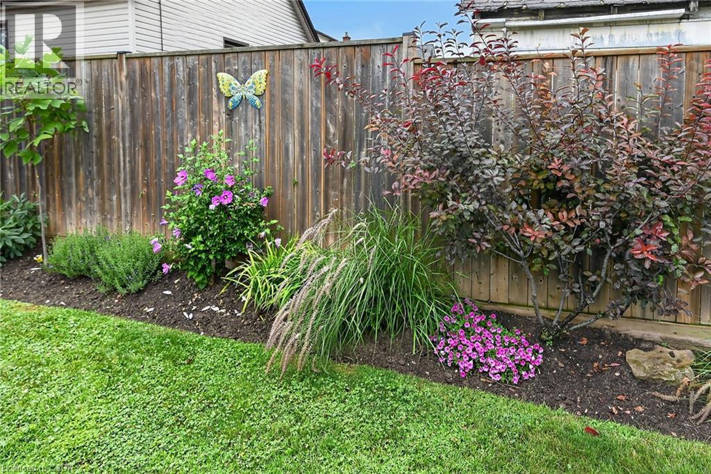 25 Woodbridge Road, Hamilton, Ontario  L8K 3C6 - Photo 47 - 40864910
