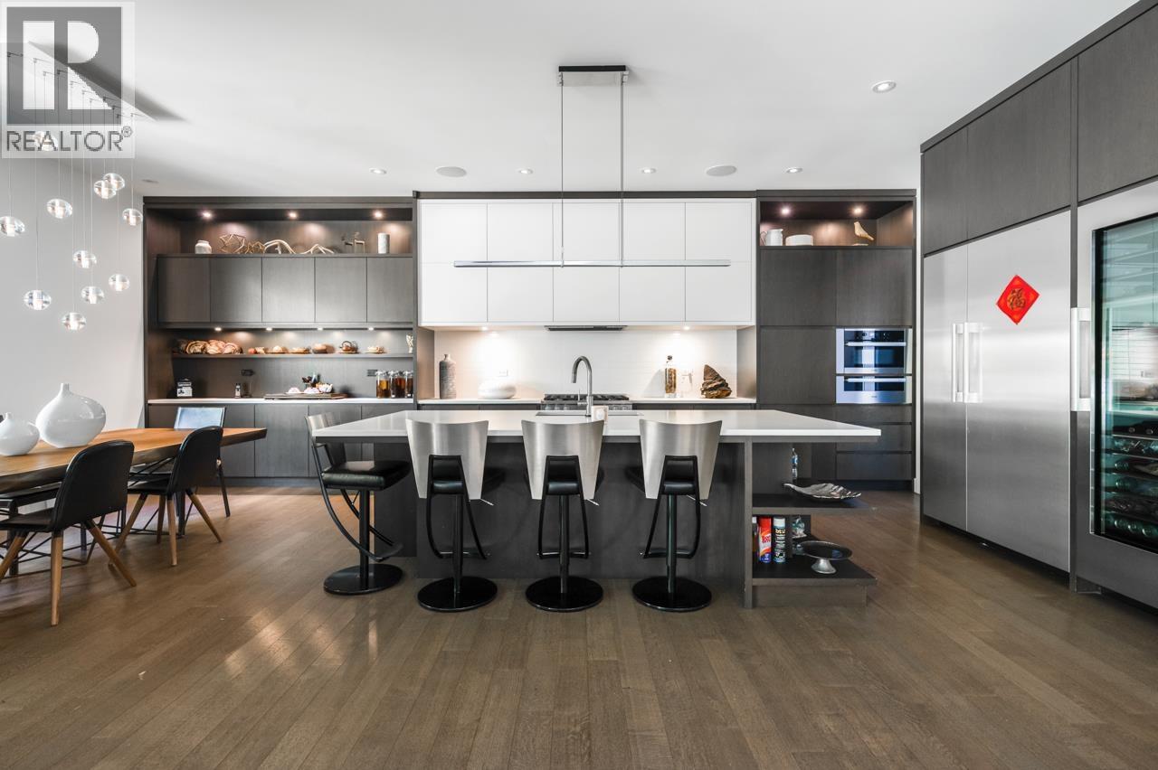 3430 Aintree Drive, North Vancouver, British Columbia  V7R 4E3 - Photo 6 - R3167942