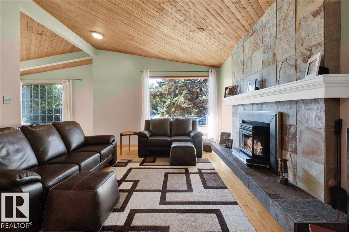 15012 77 AV NW, edmonton, Alberta