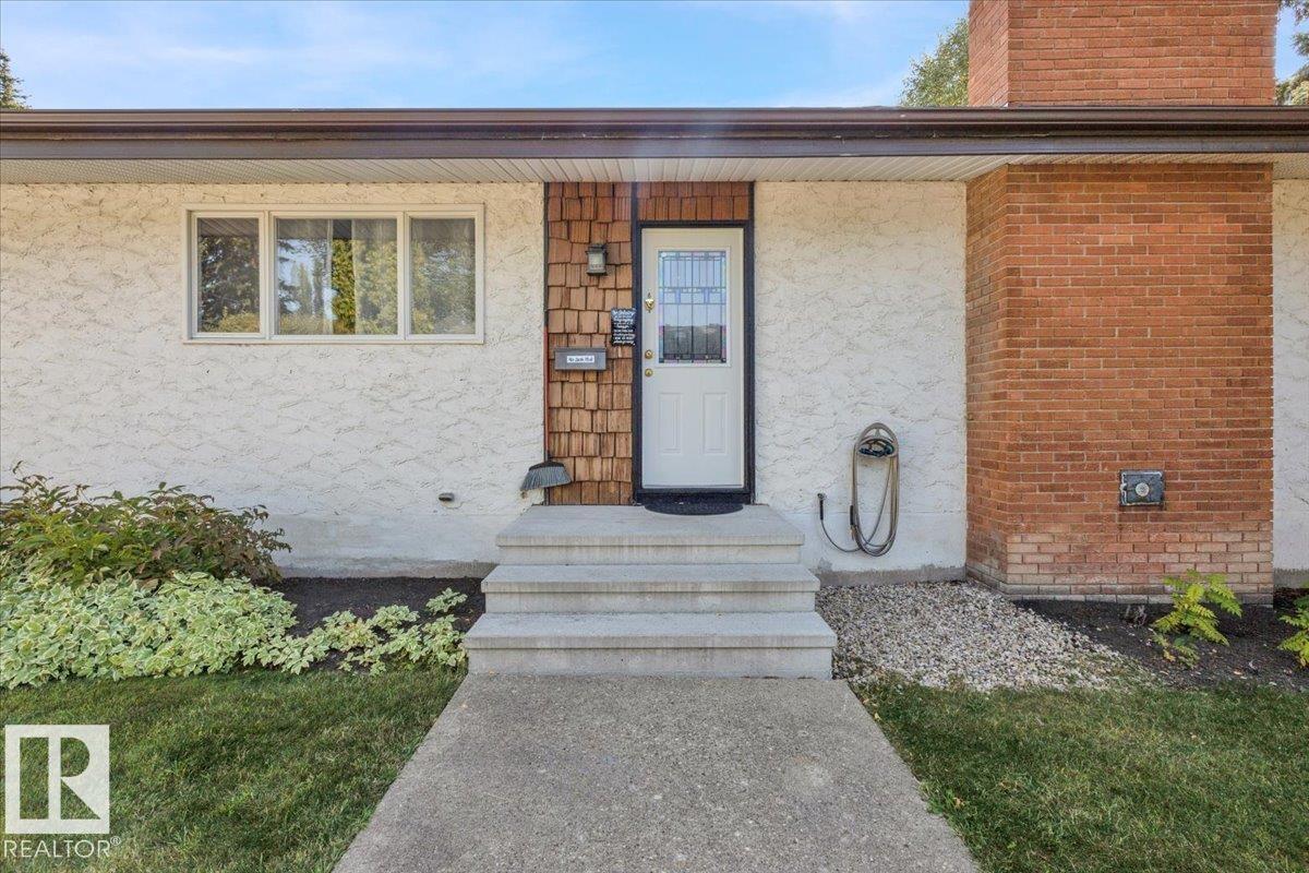 15012 77 Av Nw, Edmonton, Alberta  T5R 3B3 - Photo 2 - E4509771