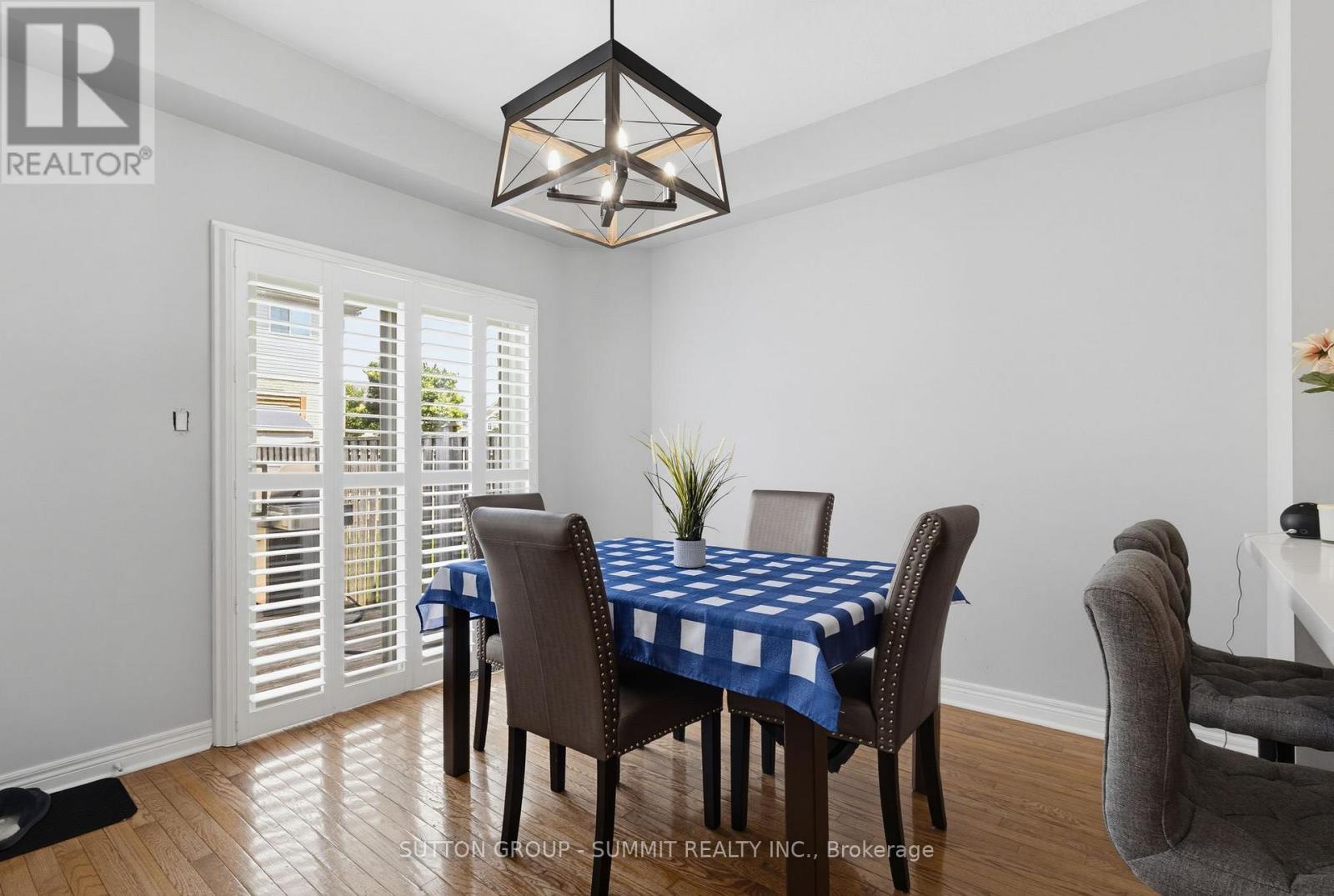 2092 English Crescent, Burlington, Ontario  L7L 7B3 - Photo 11 - W13809200