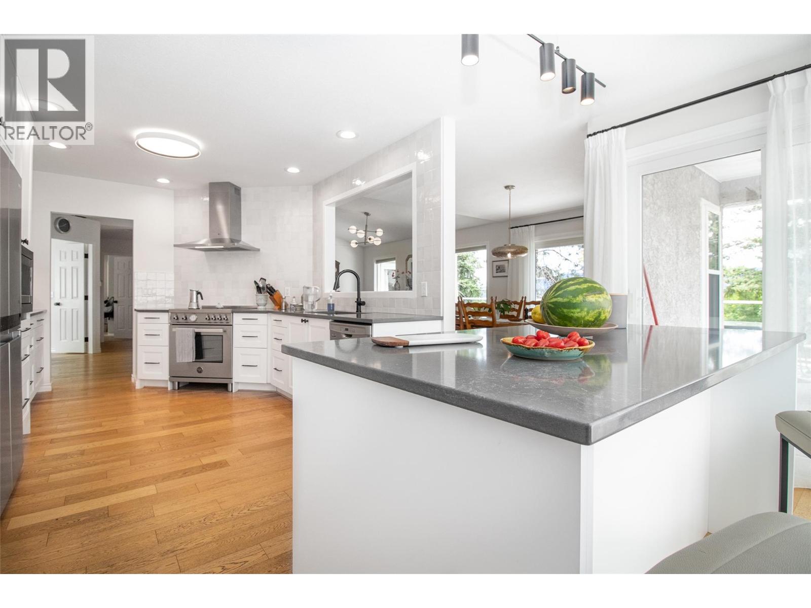 621 Cassiar Road, Kelowna, British Columbia  V1V 1M8 - Photo 11 - 10390695