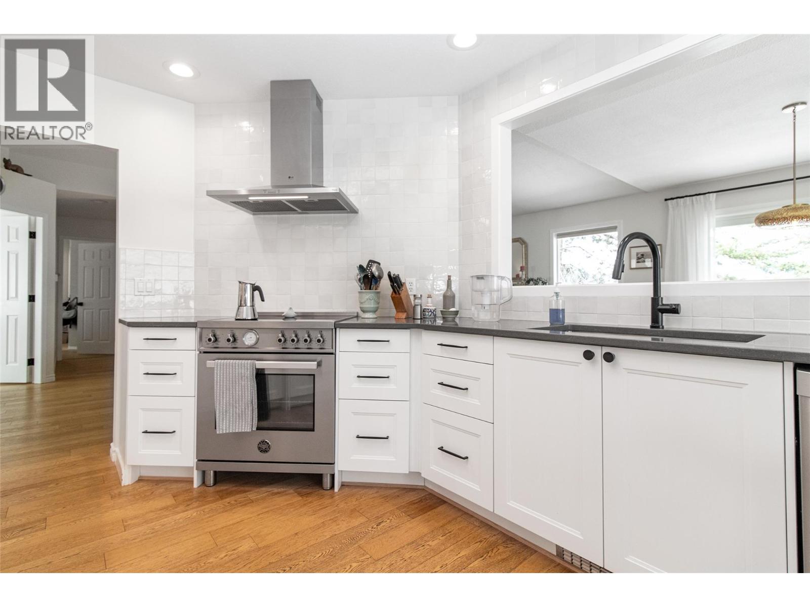 621 Cassiar Road, Kelowna, British Columbia  V1V 1M8 - Photo 12 - 10390695