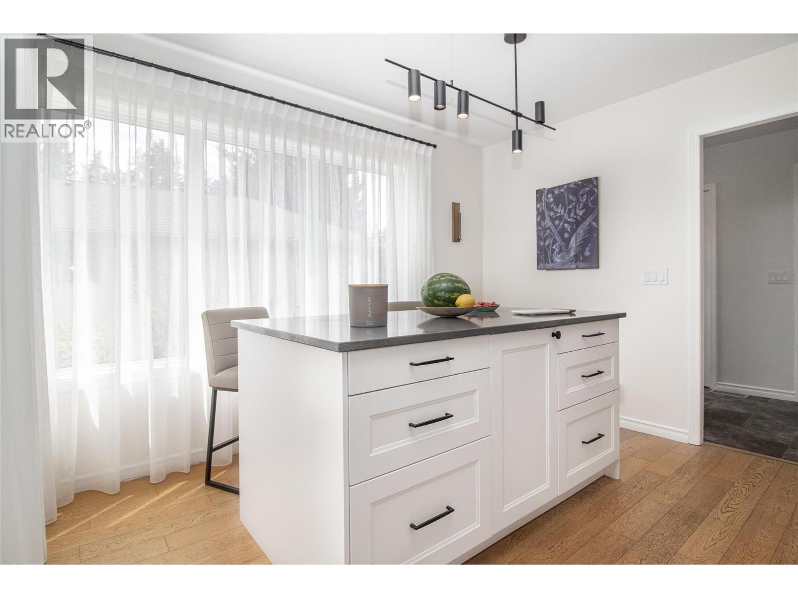 621 Cassiar Road, Kelowna, British Columbia  V1V 1M8 - Photo 10 - 10390695