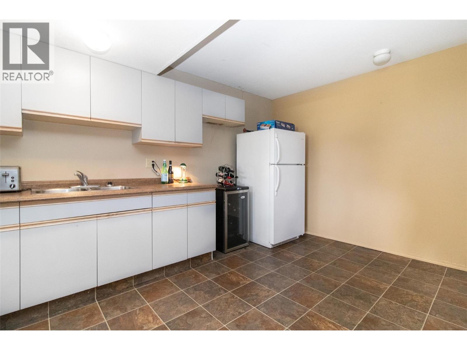 621 Cassiar Road, Kelowna, British Columbia  V1V 1M8 - Photo 37 - 10390695