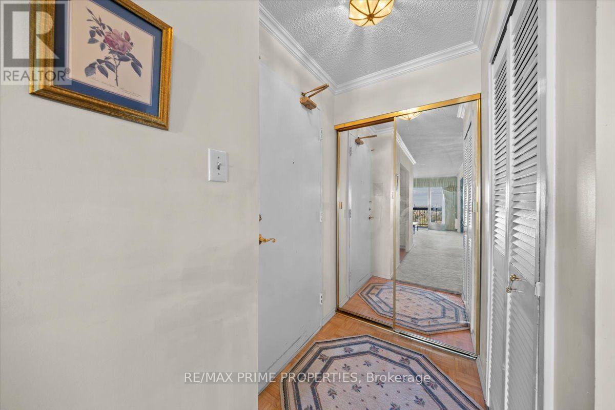 1807 - 158b Mcarthur Avenue, Ottawa, Ontario  K1L 8E7 - Photo 2 - X13812034