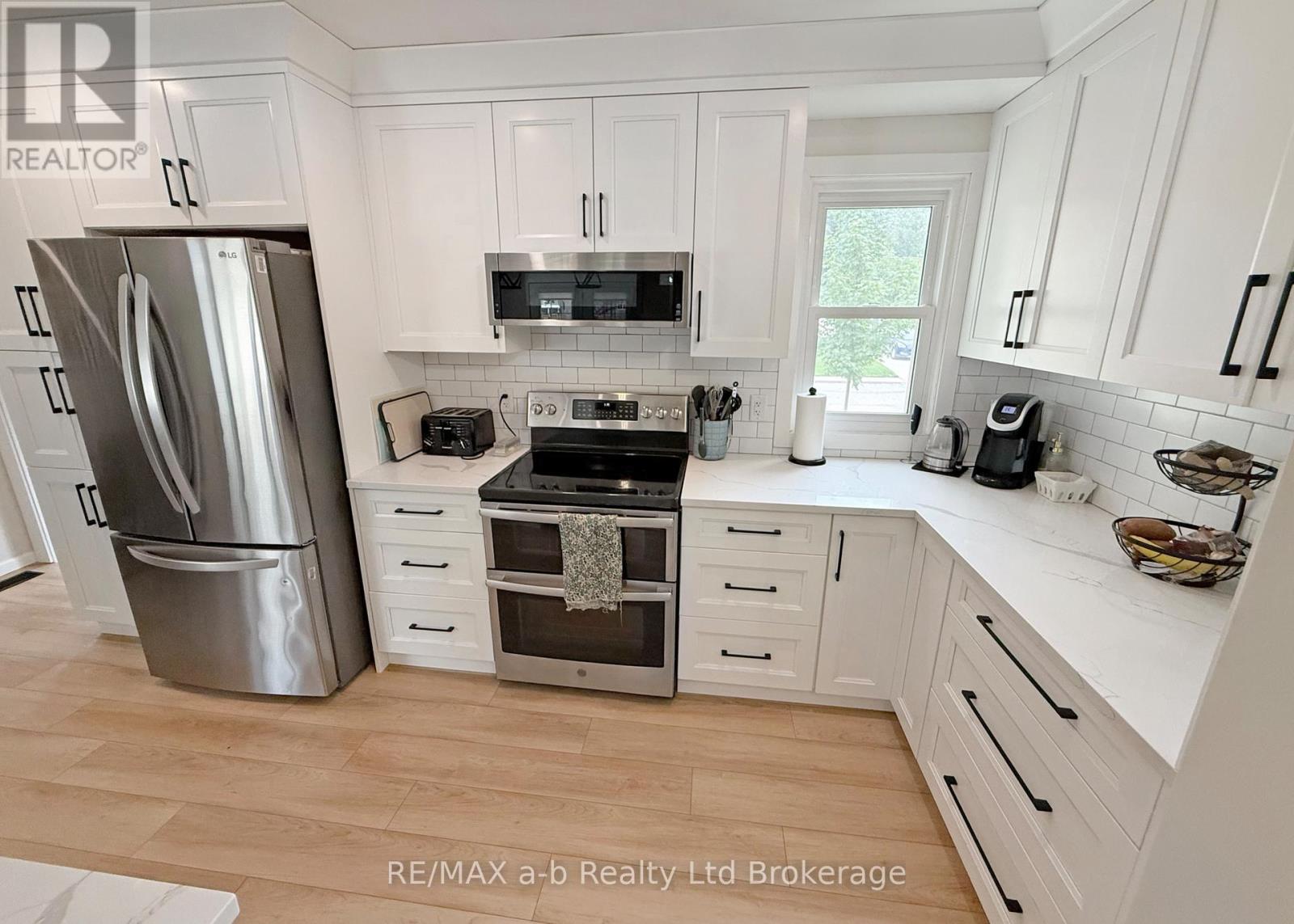 357 Knightsbridge Road, Woodstock, Ontario  N4S 7C8 - Photo 12 - X13812044