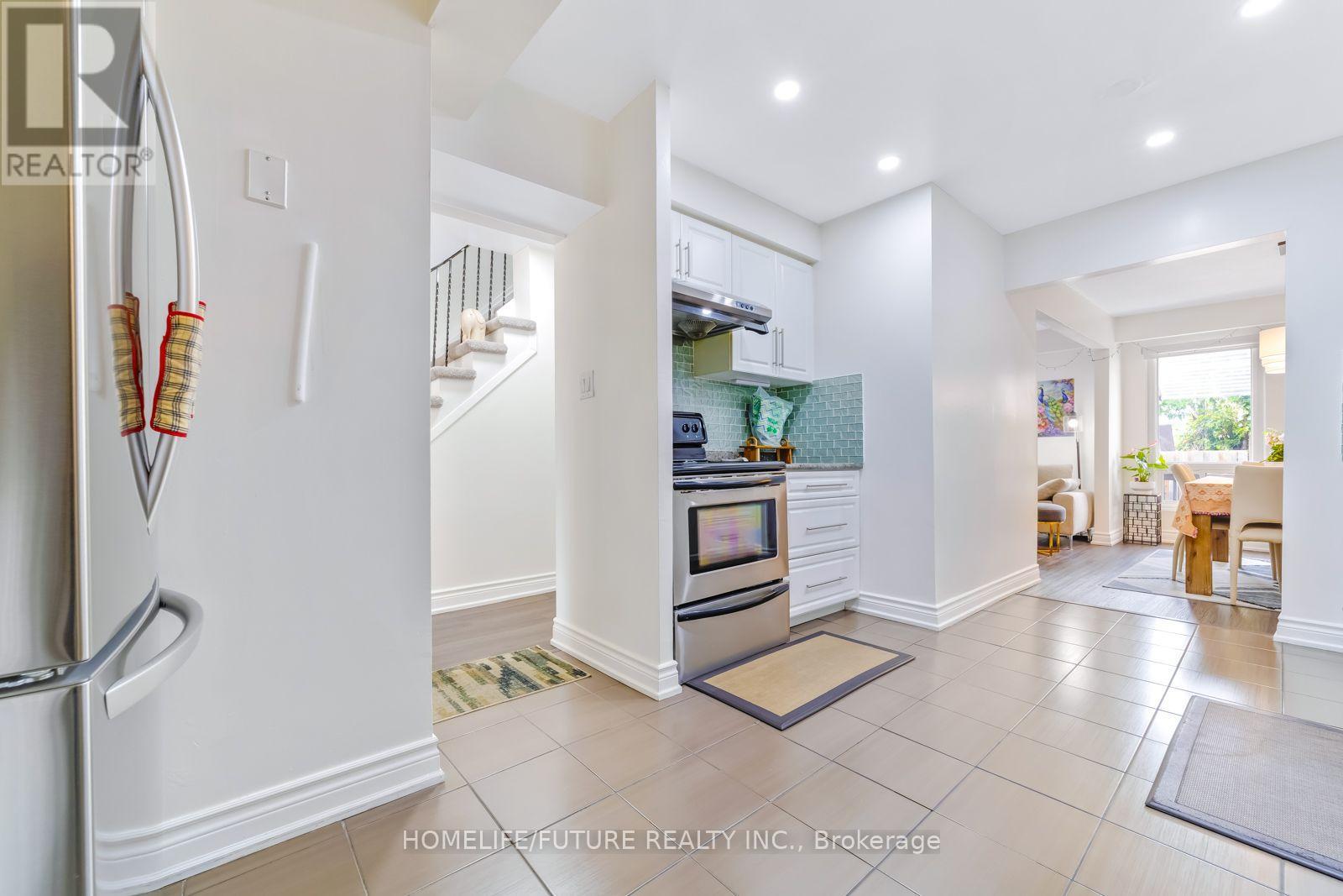 118 Brookmill Boulevard, Toronto, Ontario  M1W 2K5 - Photo 13 - E13812074