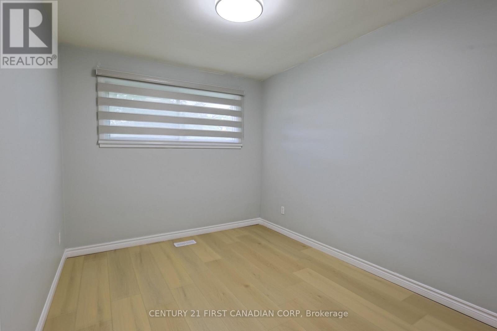 Upper - 268 Burlington Crescent, London South, Ontario  N5Z 3G5 - Photo 13 - X13799680