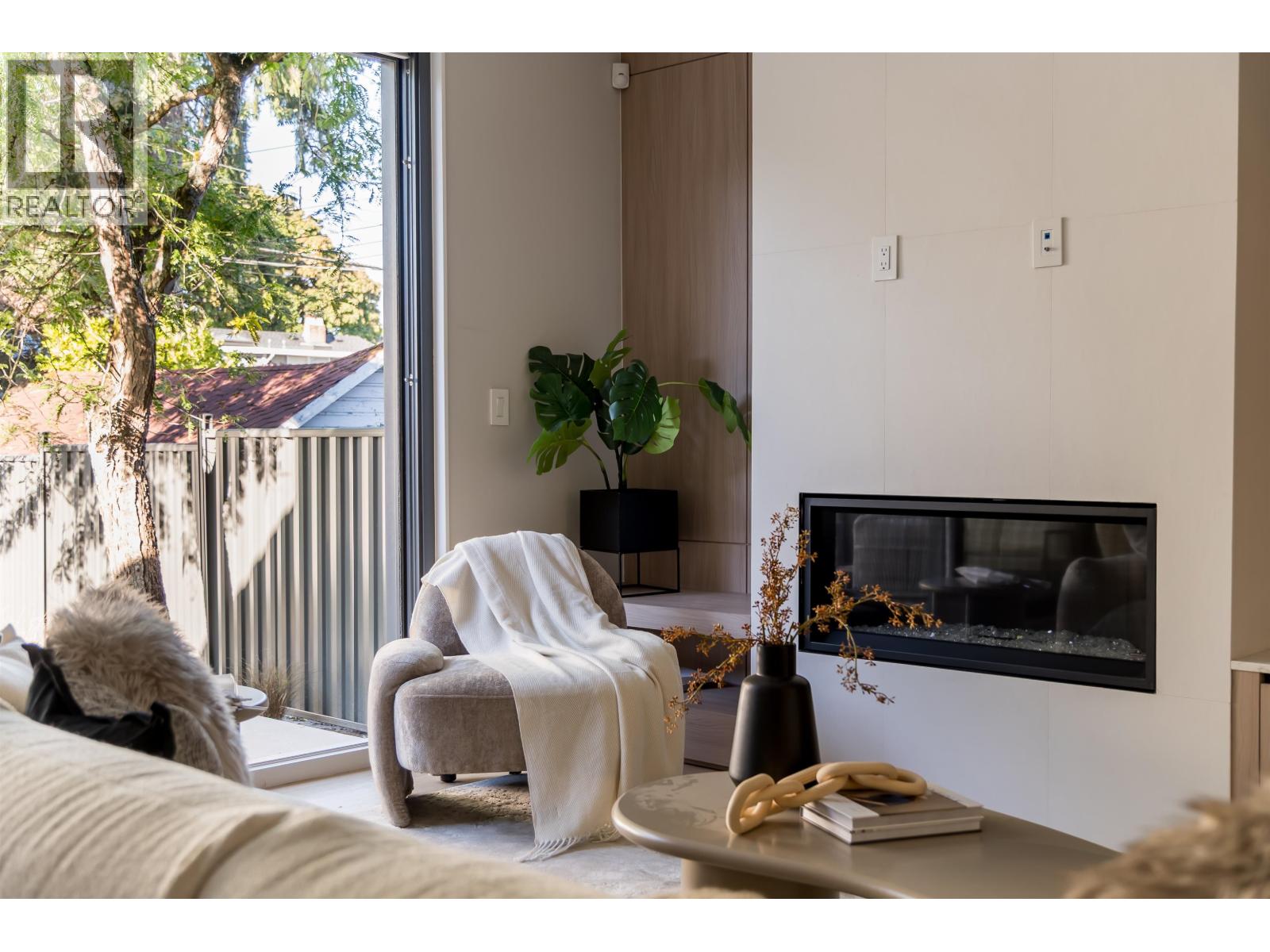 2 2941 W 29th Avenue, Vancouver, British Columbia V6L 1Y3 - Photo 5 - R3168015