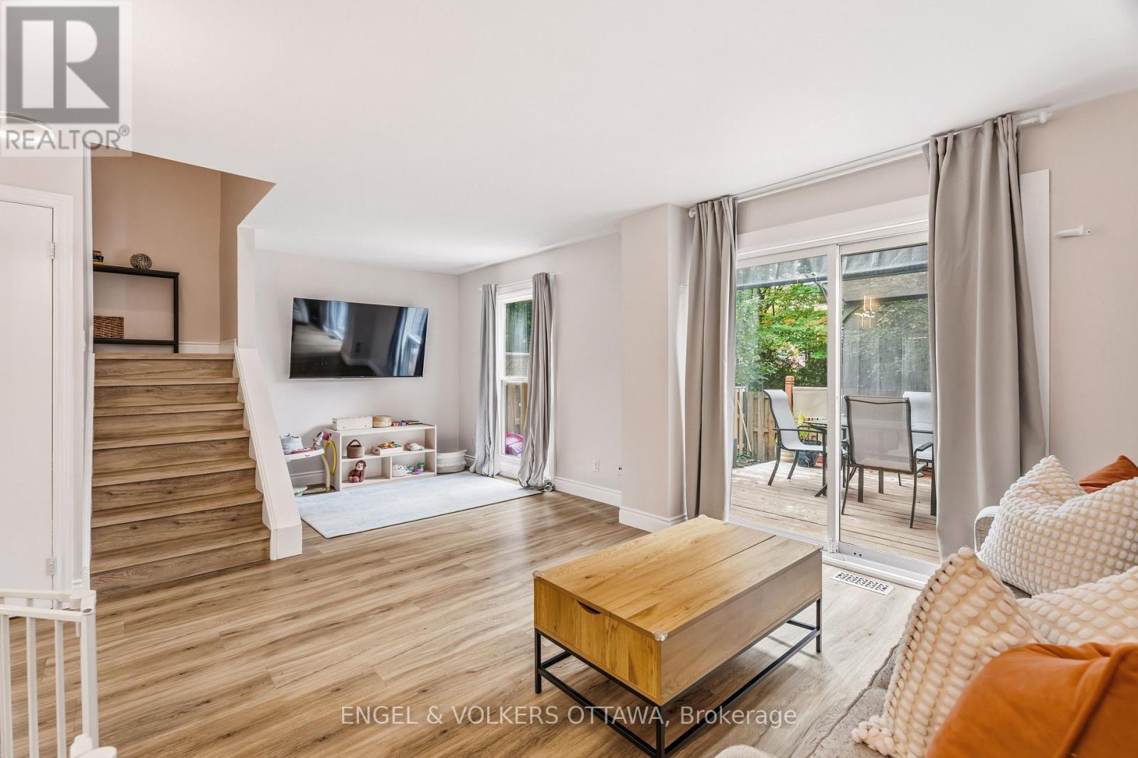 38 Compata Way, Ottawa, Ontario  K1B 4W9 - Photo 18 - X13812114
