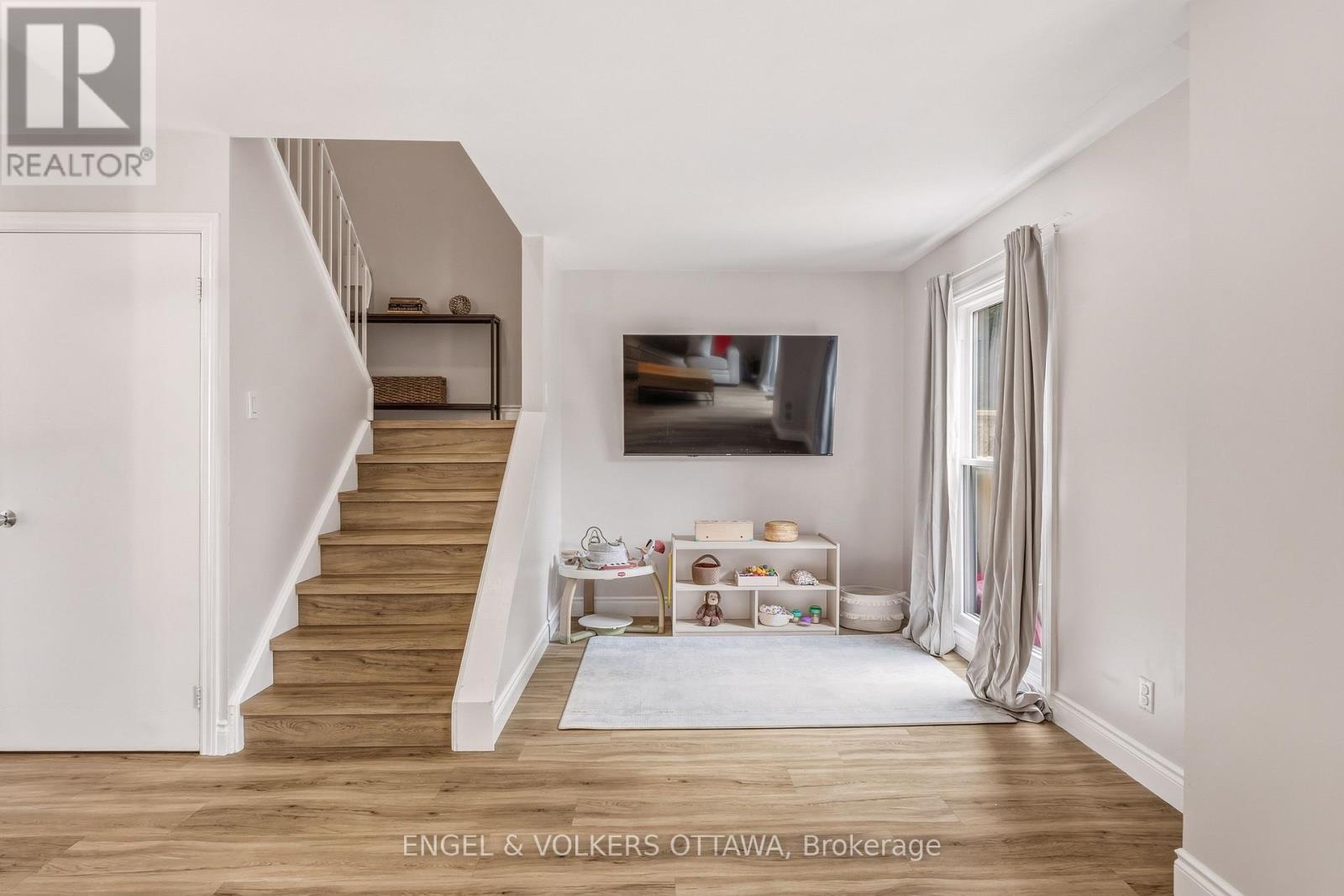 38 Compata Way, Ottawa, Ontario  K1B 4W9 - Photo 20 - X13812114