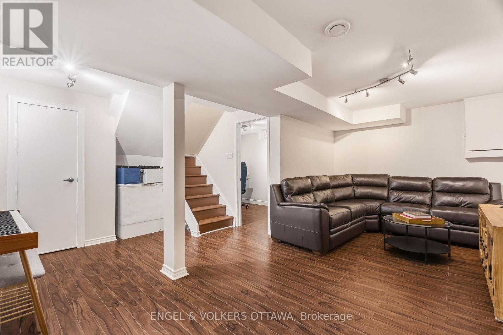 38 Compata Way, Ottawa, Ontario  K1B 4W9 - Photo 30 - X13812114