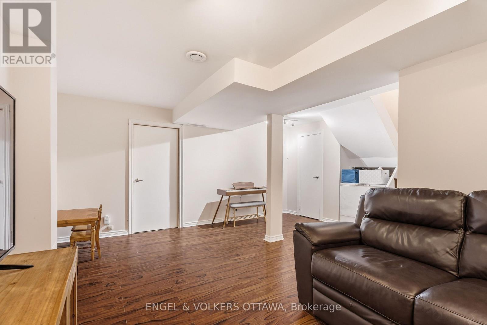 38 Compata Way, Ottawa, Ontario  K1B 4W9 - Photo 32 - X13812114