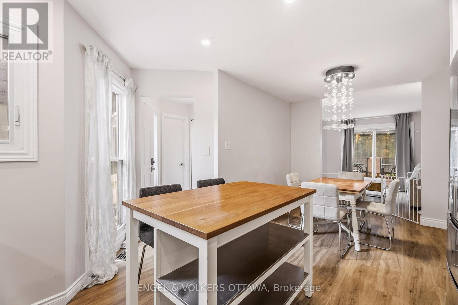 38 Compata Way, Ottawa, Ontario  K1B 4W9 - Photo 9 - X13812114