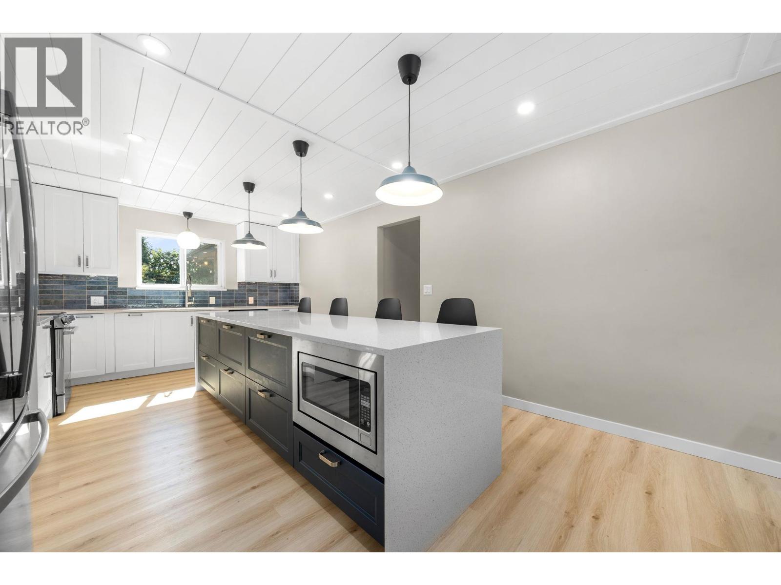 2763 Violet Street, North Vancouver, British Columbia  V7H 2L7 - Photo 7 - R3168083