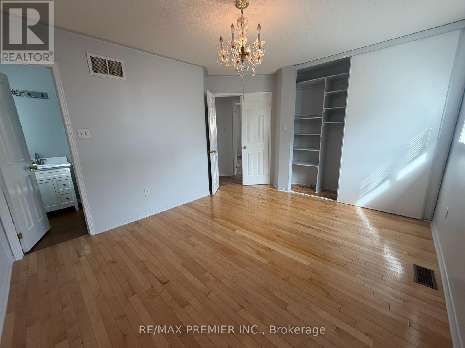 Main - 11 Draper Crescent, Barrie, Ontario  L4N 8B1 - Photo 12 - S13765992
