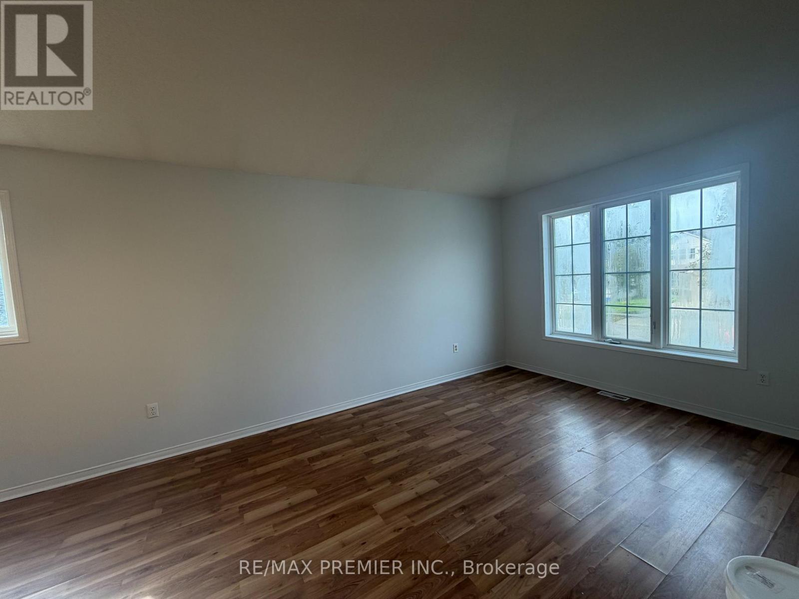 Main - 11 Draper Crescent, Barrie, Ontario  L4N 8B1 - Photo 6 - S13765992