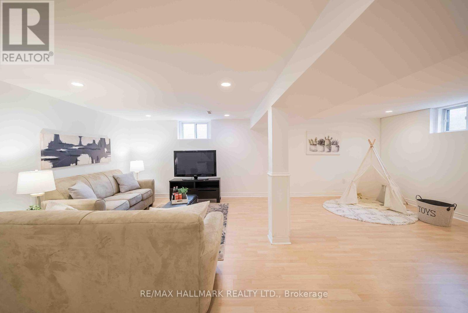 65 Baroness Crescent, Toronto, Ontario  M2J 3K4 - Photo 34 - C13812150