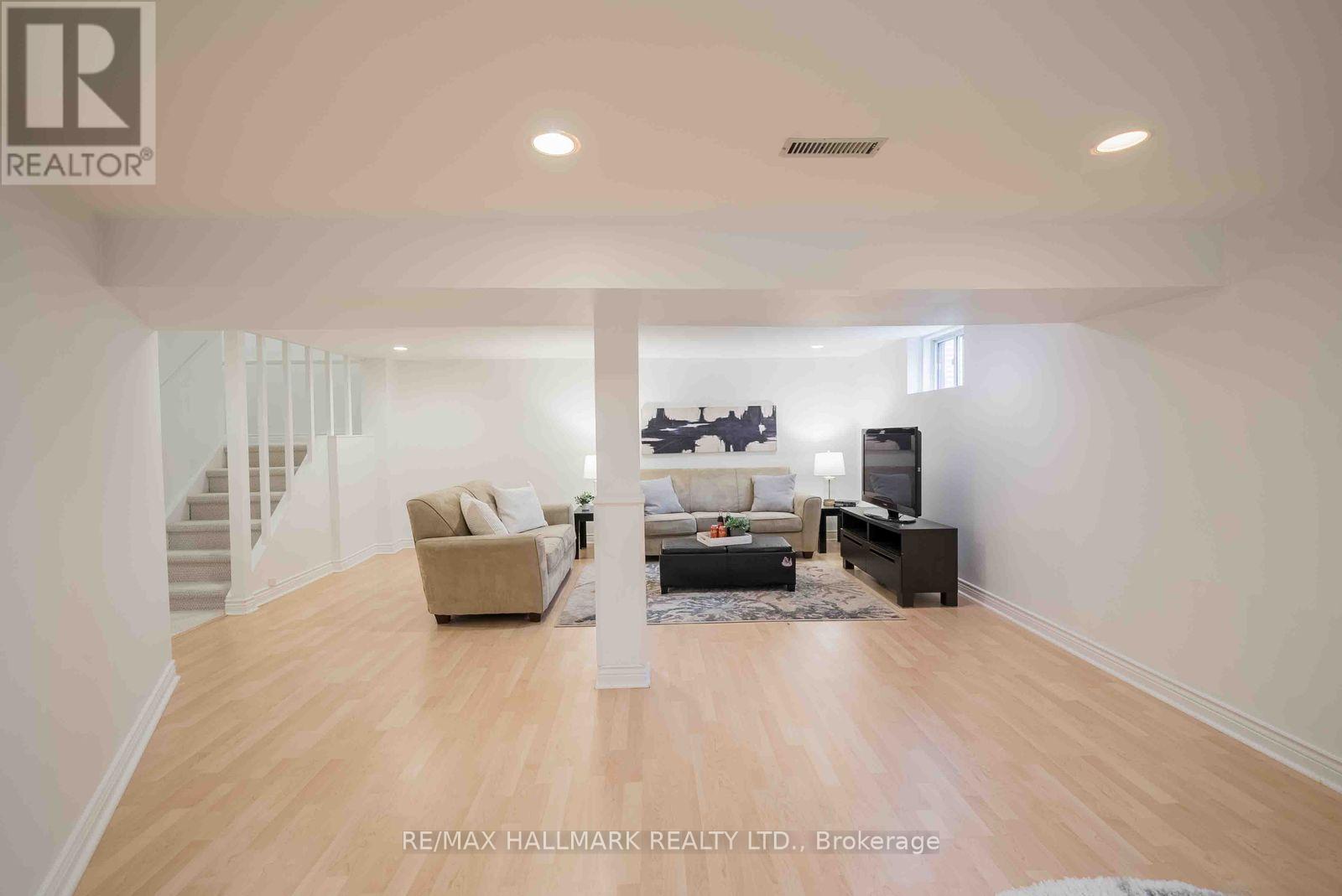 65 Baroness Crescent, Toronto, Ontario  M2J 3K4 - Photo 38 - C13812150