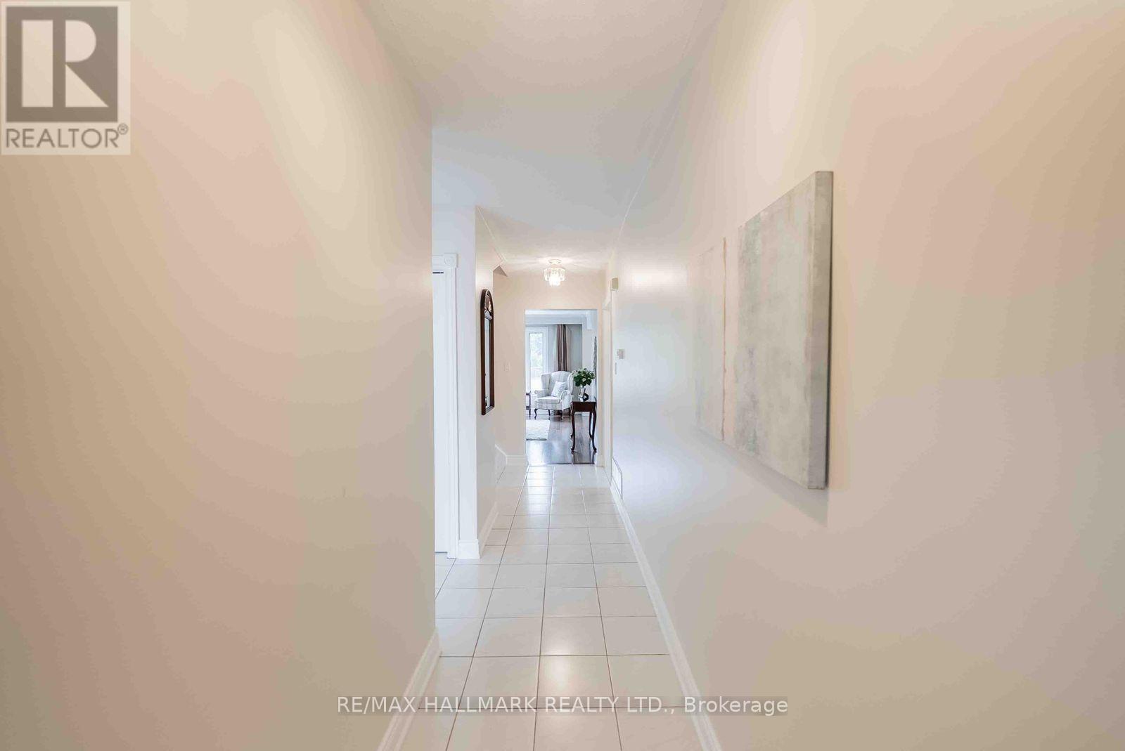65 Baroness Crescent, Toronto, Ontario  M2J 3K4 - Photo 7 - C13812150