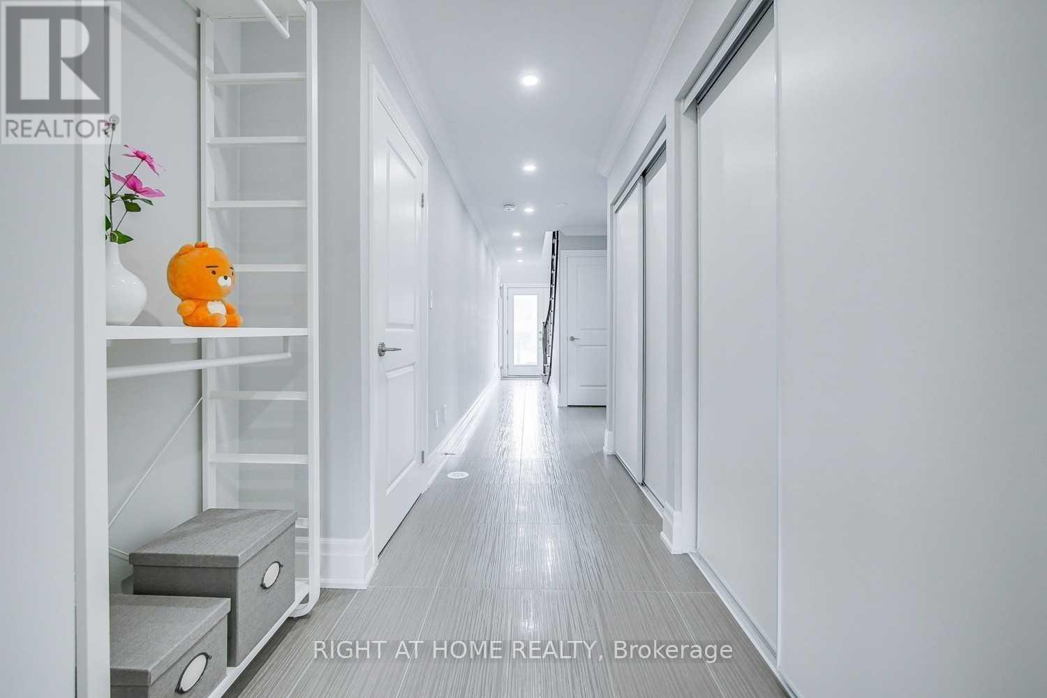 255 Thomas Cook Avenue, Vaughan, Ontario  L6A 5A1 - Photo 4 - N13812144
