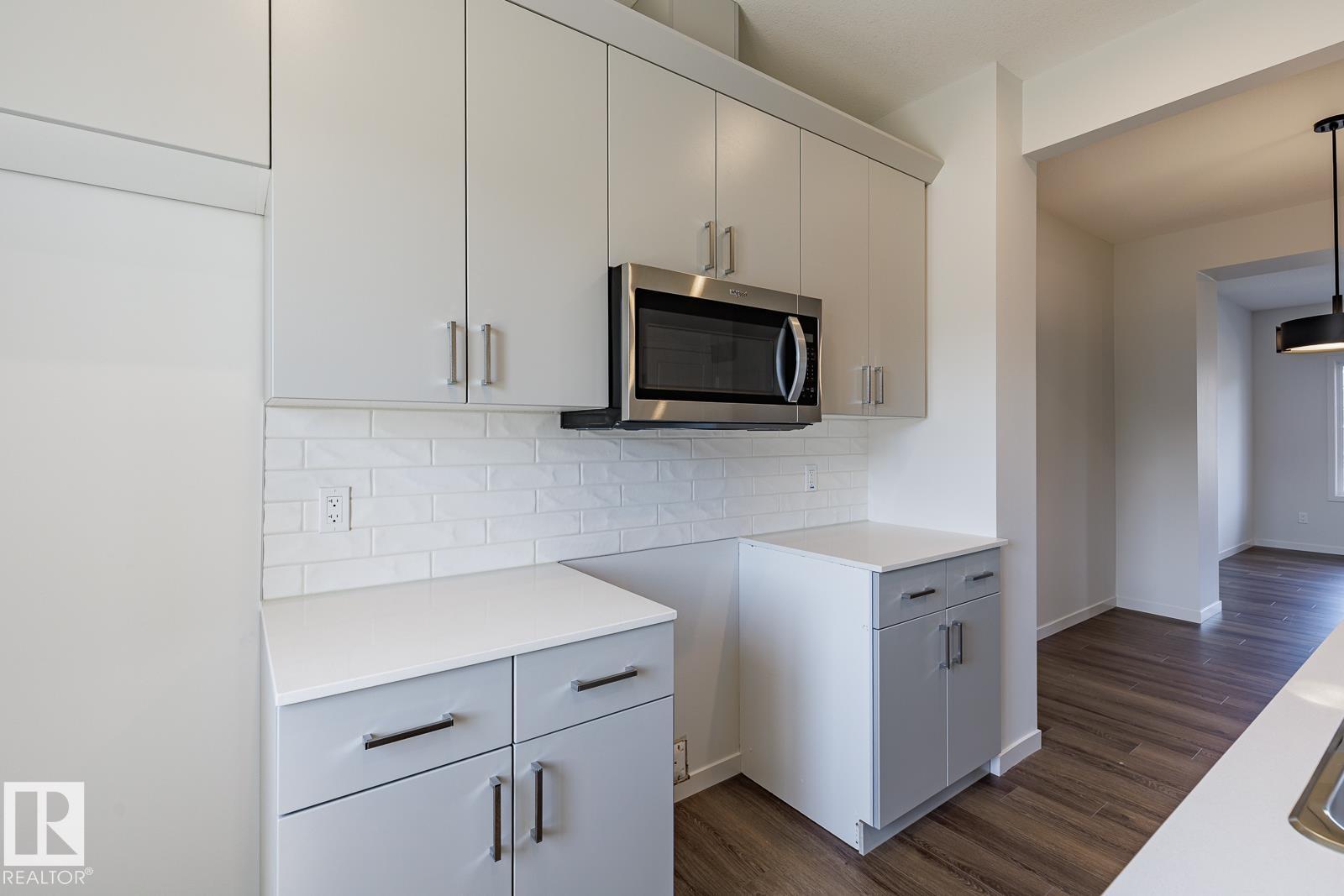 3611 TRIOMPHE BV