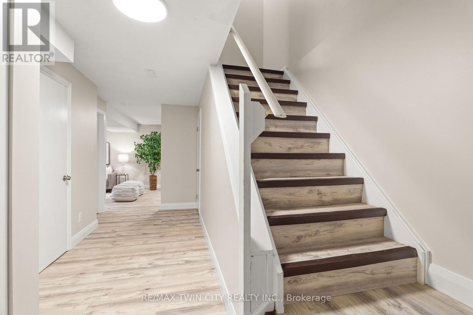 647 Pinerow Crescent, Waterloo, Ontario  N2T 2K5 - Photo 29 - X13812158