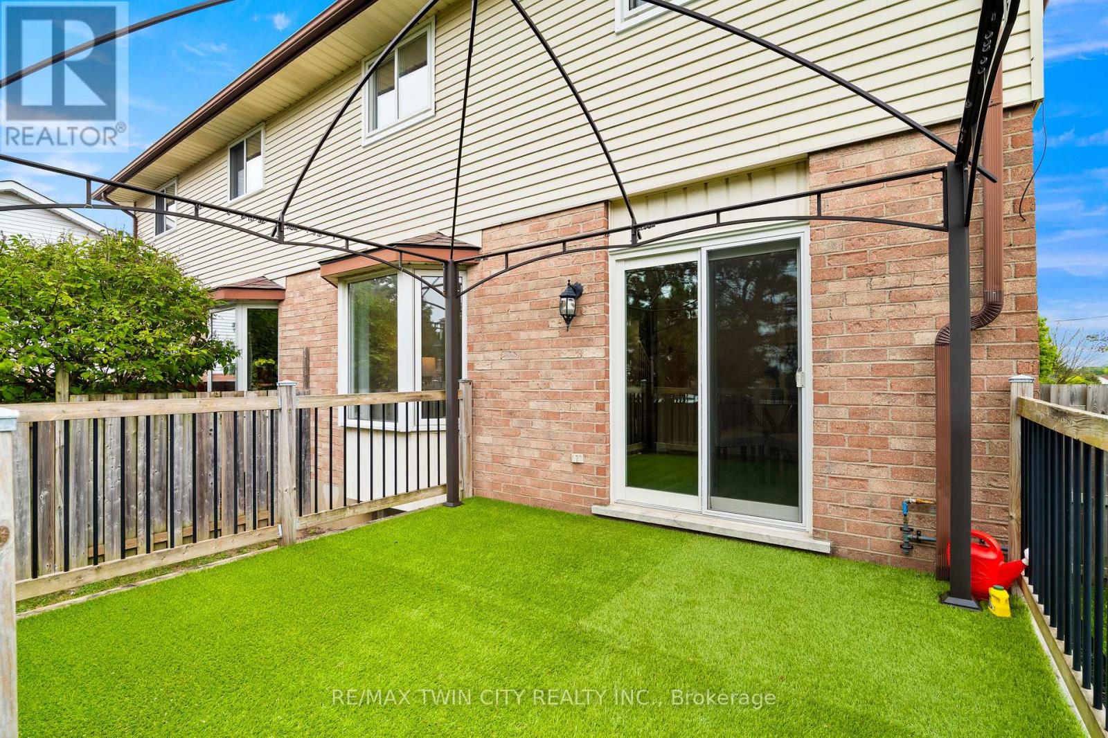 647 Pinerow Crescent, Waterloo, Ontario  N2T 2K5 - Photo 36 - X13812158