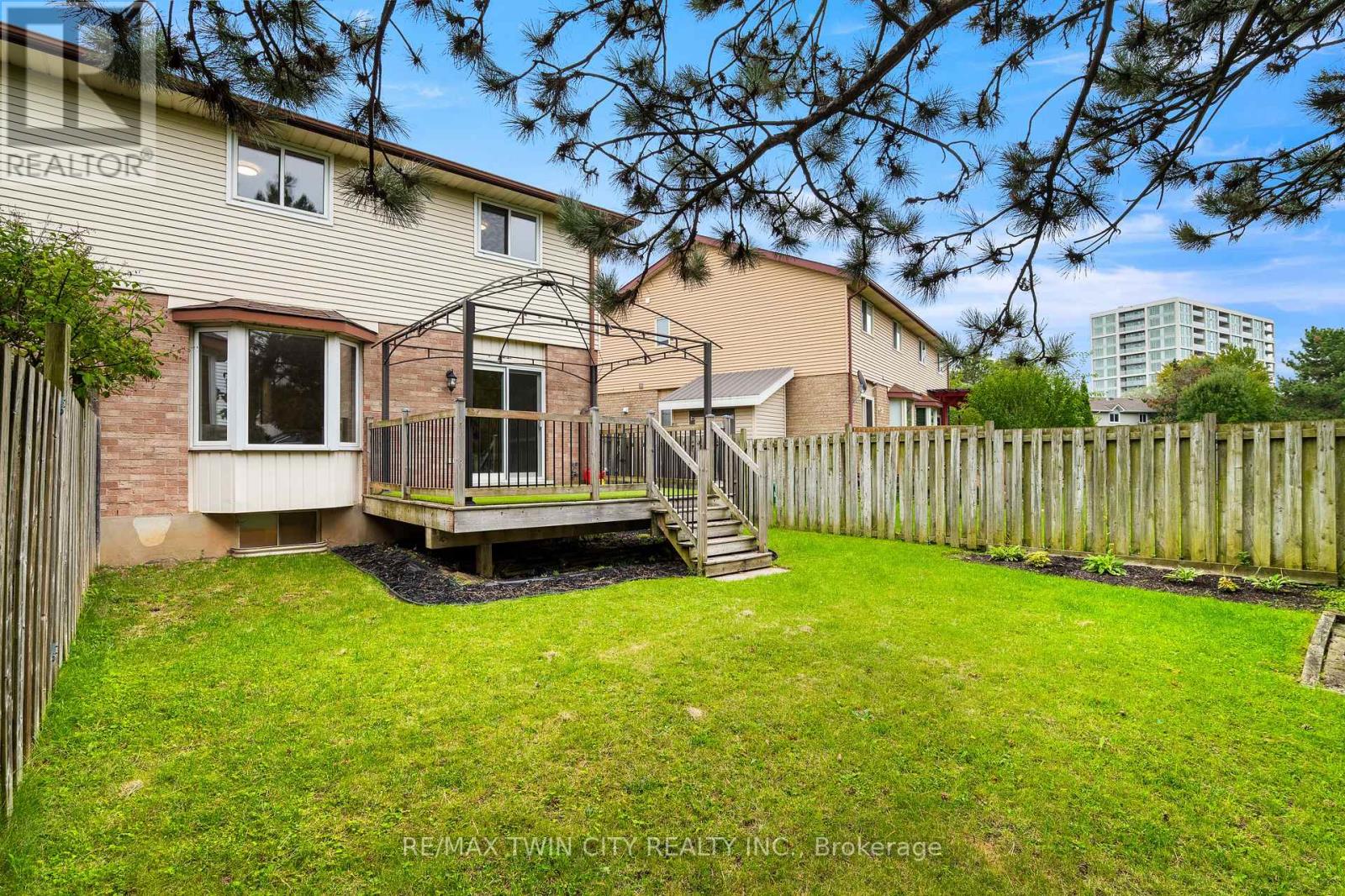 647 Pinerow Crescent, Waterloo, Ontario  N2T 2K5 - Photo 40 - X13812158