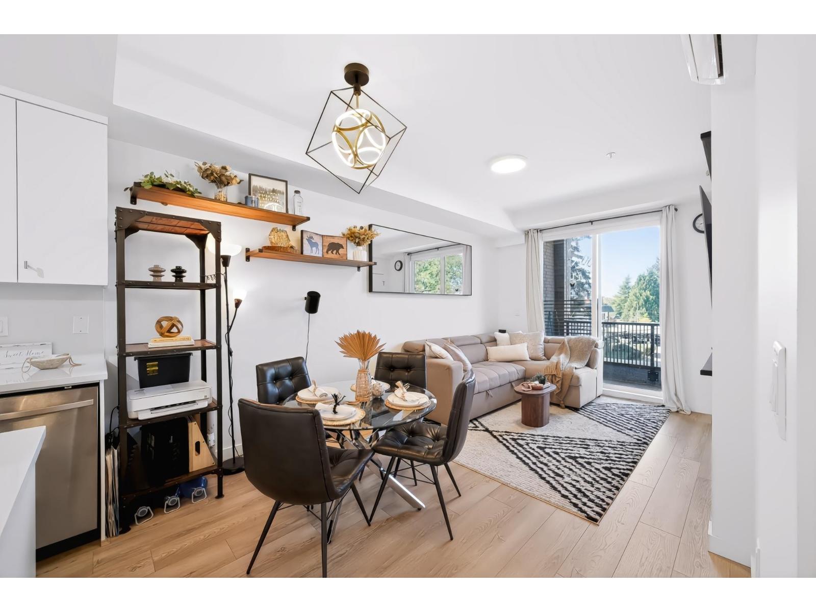 303 5420 208 STREET, Langley, British Columbia