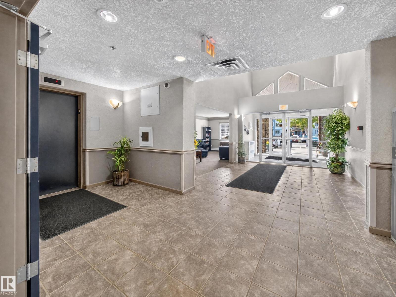 #437 16311 95 ST NW