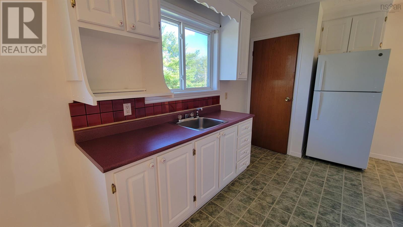 33 Coles Road, Sackville, Nova Scotia  B4C 1T9 - Photo 13 - 202623957