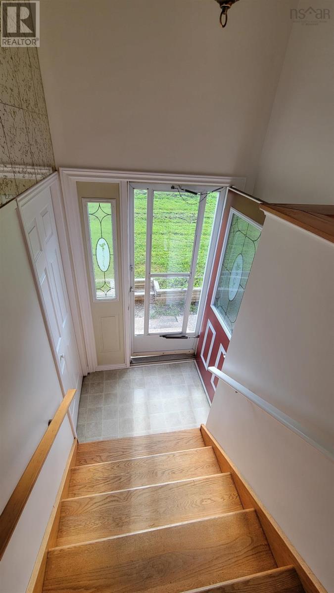 33 Coles Road, Sackville, Nova Scotia  B4C 1T9 - Photo 4 - 202623957