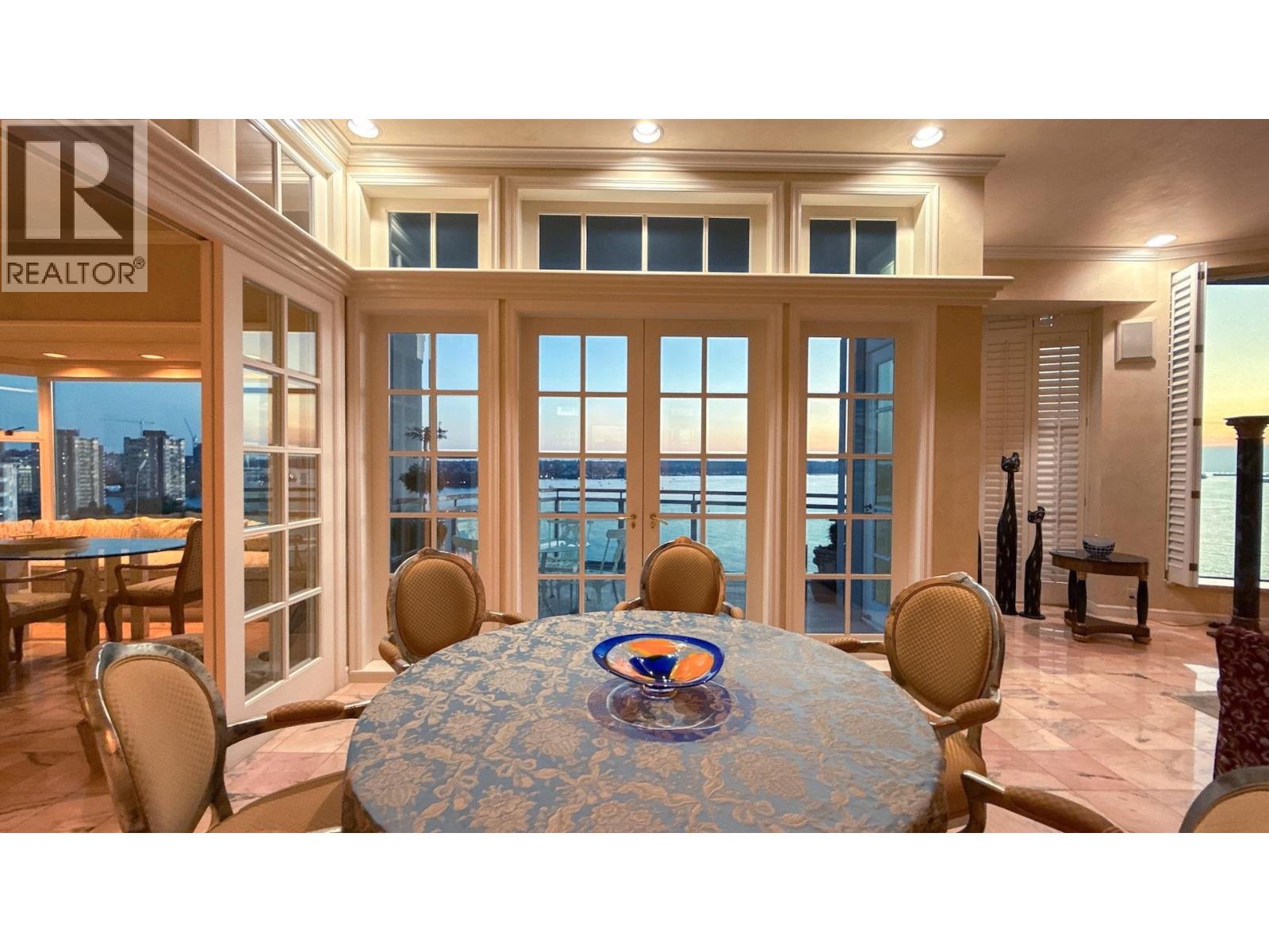 Listing Picture 7 of 40 : 17 1861 BEACH AVENUE, Vancouver / 溫哥華 - 魯藝地產 Yvonne Lu Group - MLS Medallion Club Member