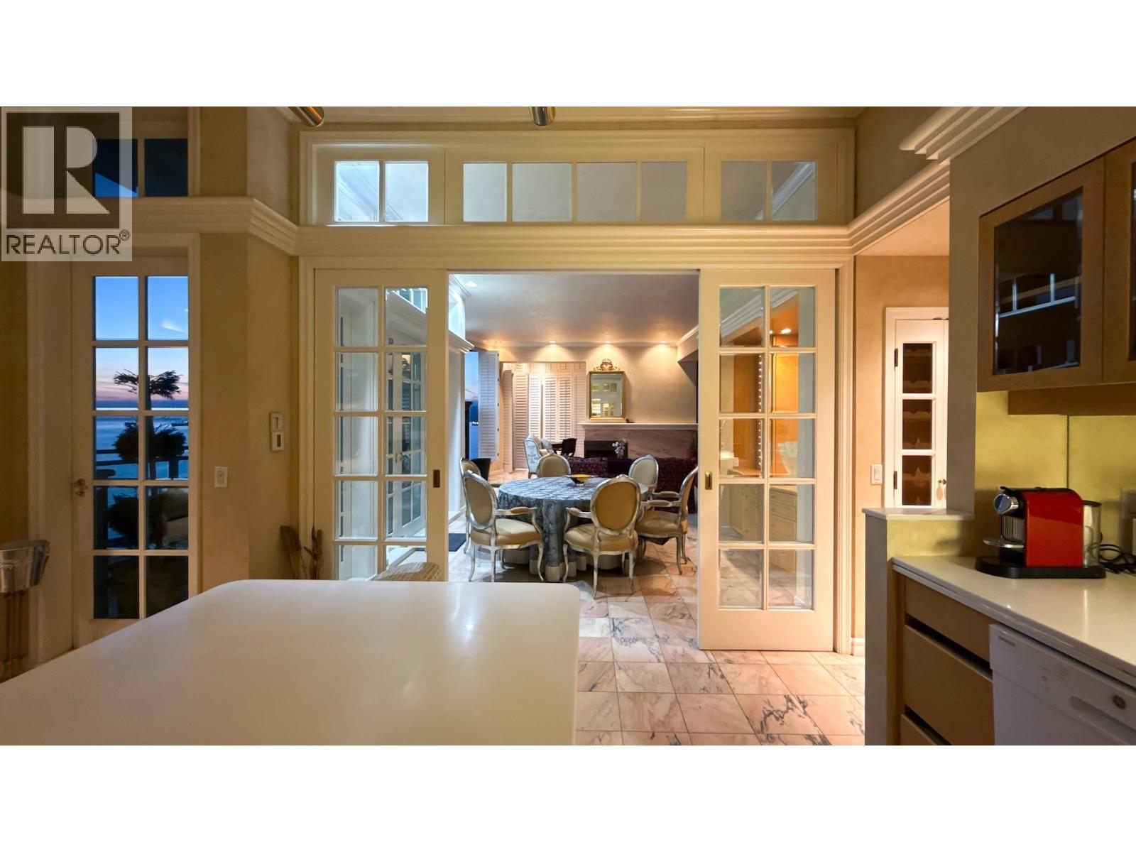 Listing Picture 13 of 40 : 17 1861 BEACH AVENUE, Vancouver / 溫哥華 - 魯藝地產 Yvonne Lu Group - MLS Medallion Club Member