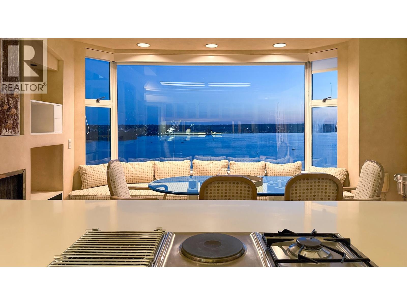Listing Picture 12 of 40 : 17 1861 BEACH AVENUE, Vancouver / 溫哥華 - 魯藝地產 Yvonne Lu Group - MLS Medallion Club Member