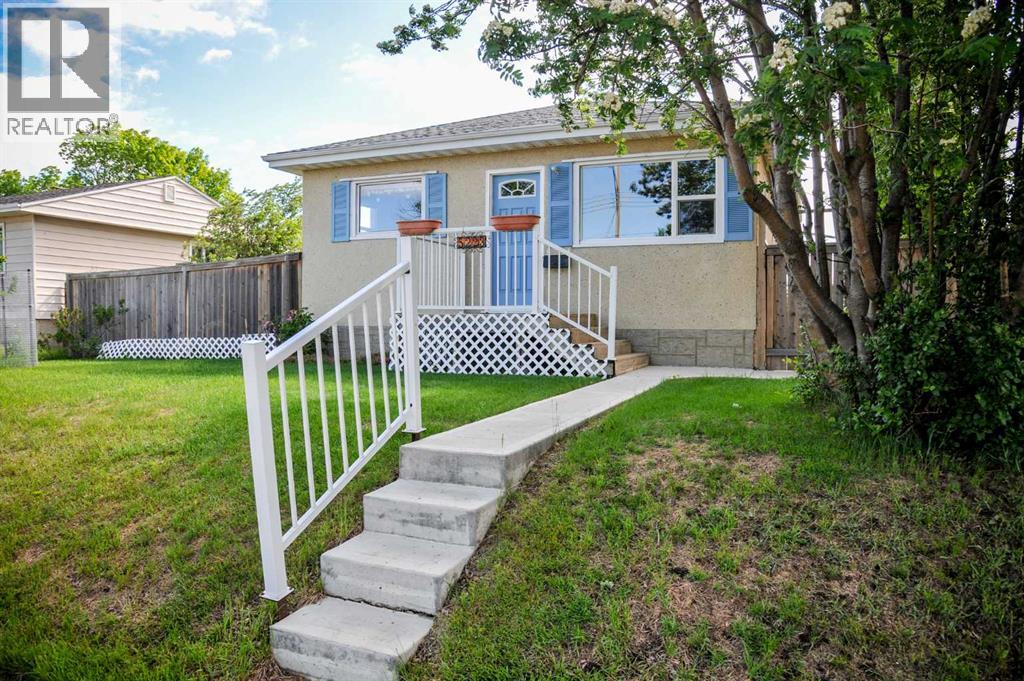 5223 46 Street, Camrose, Alberta  T4V 1H4 - Photo 1 - A2342398
