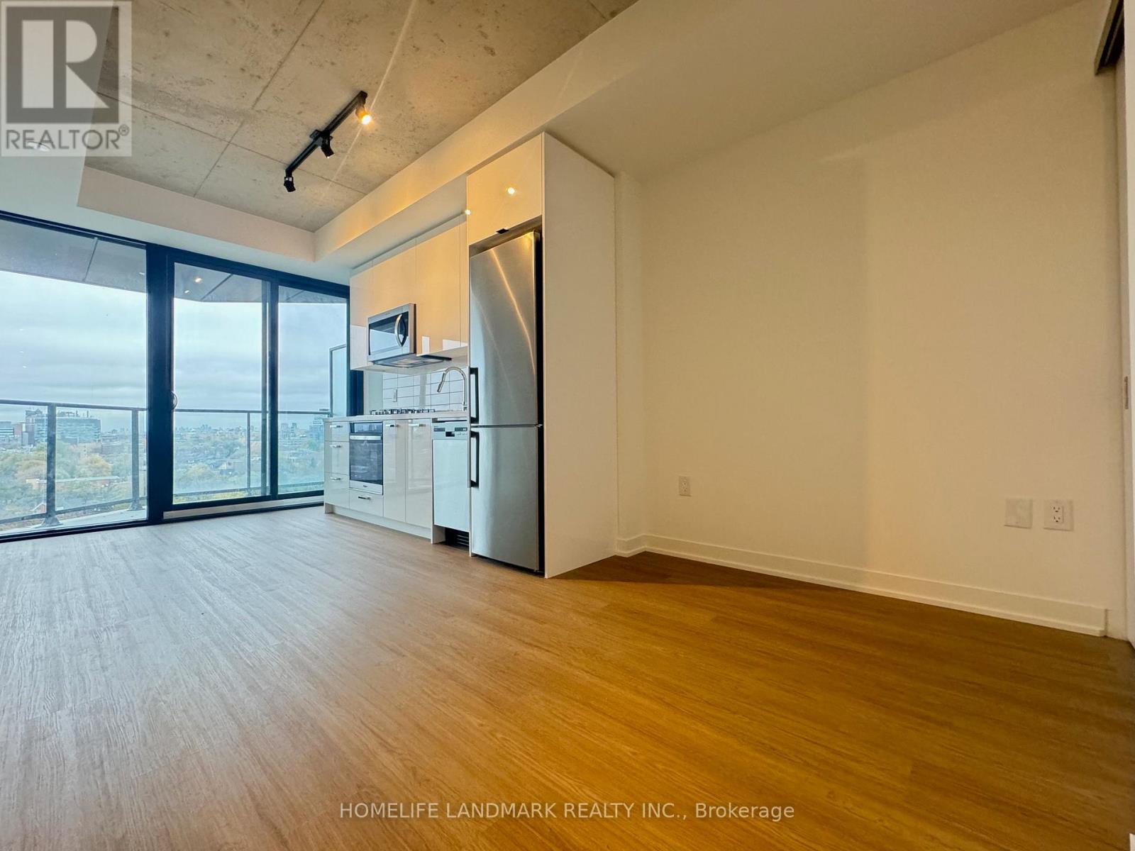 1015 - 195 Mccaul Street, Toronto, Ontario  M5T 0E5 - Photo 3 - C13812202