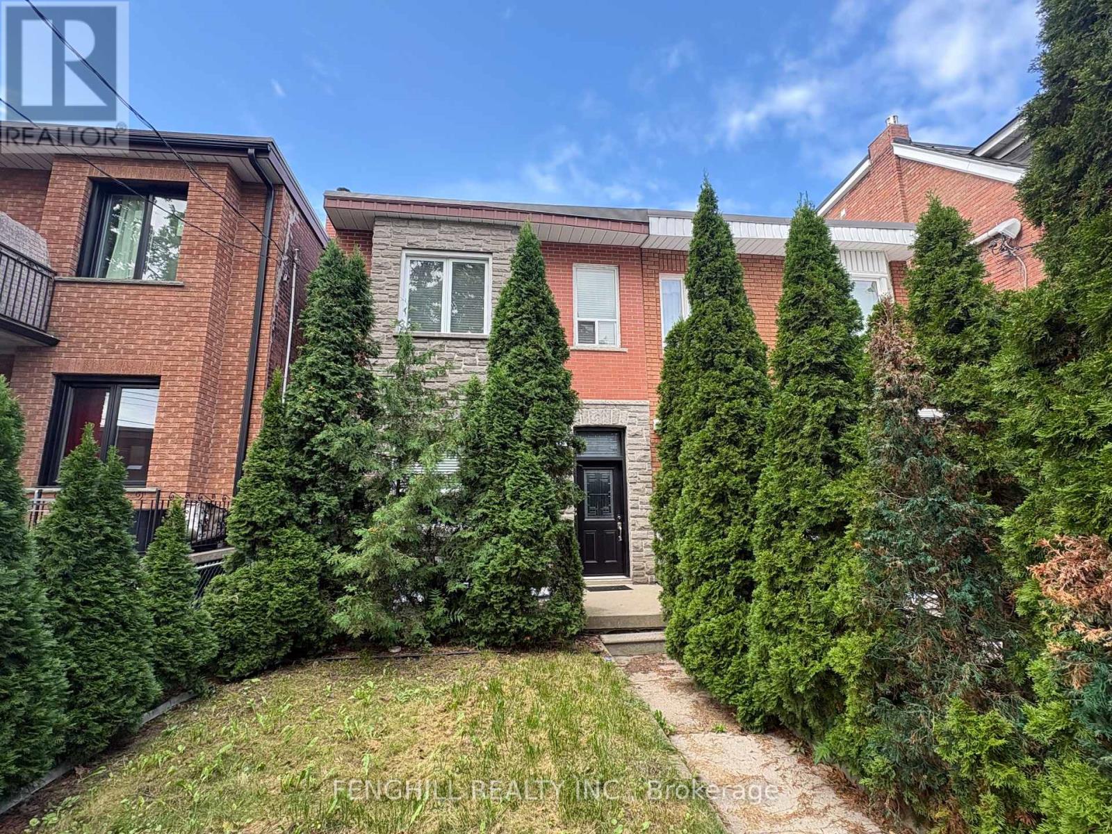 270 CLINTON STREET, Toronto, Ontario