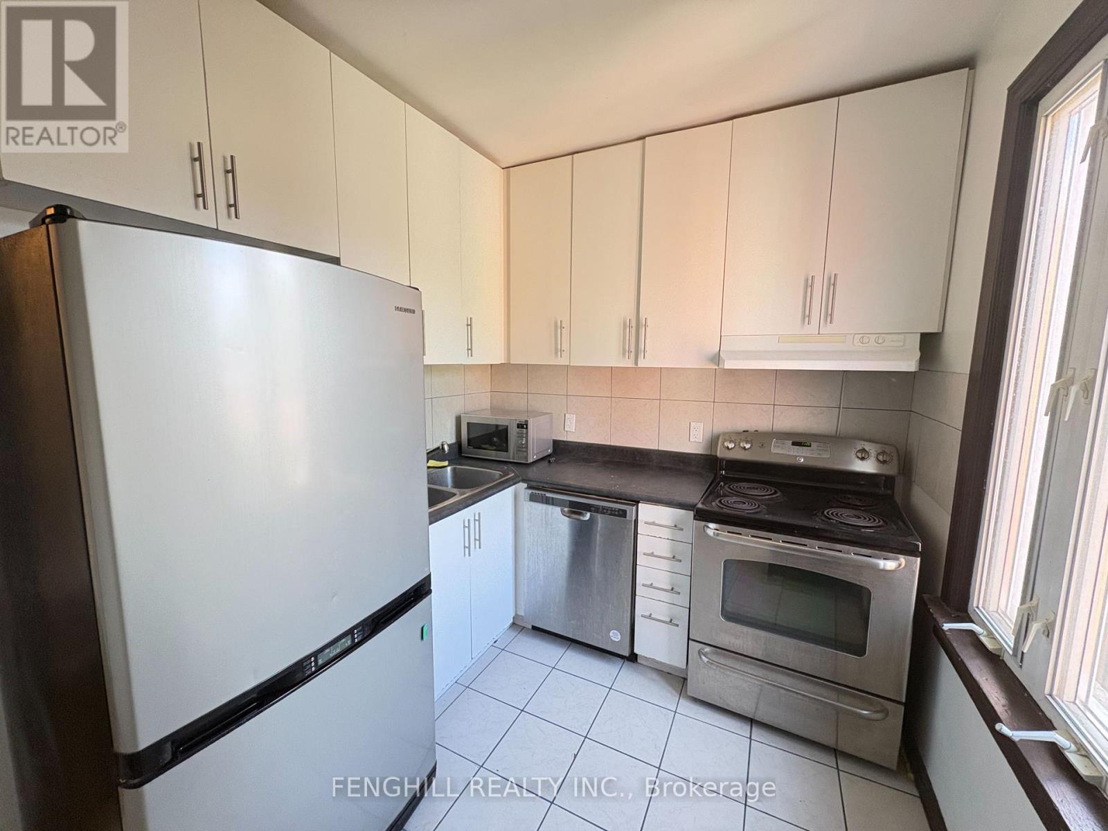 270 Clinton (Upper Level) Street, Toronto, Ontario  M6G 2Y6 - Photo 4 - C13812232