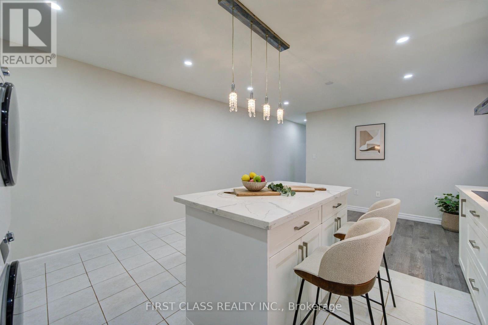 427 Leslie Street, Toronto, Ontario  M4M 3E3 - Photo 10 - E13812226
