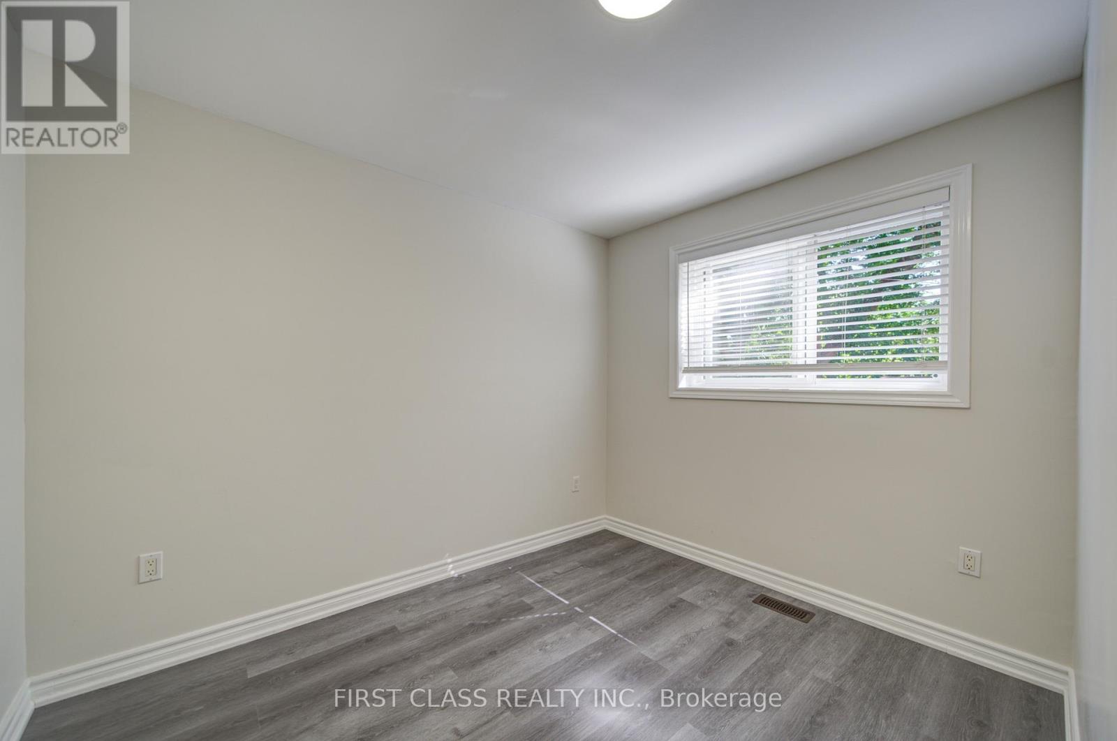 427 Leslie Street, Toronto, Ontario  M4M 3E3 - Photo 13 - E13812226
