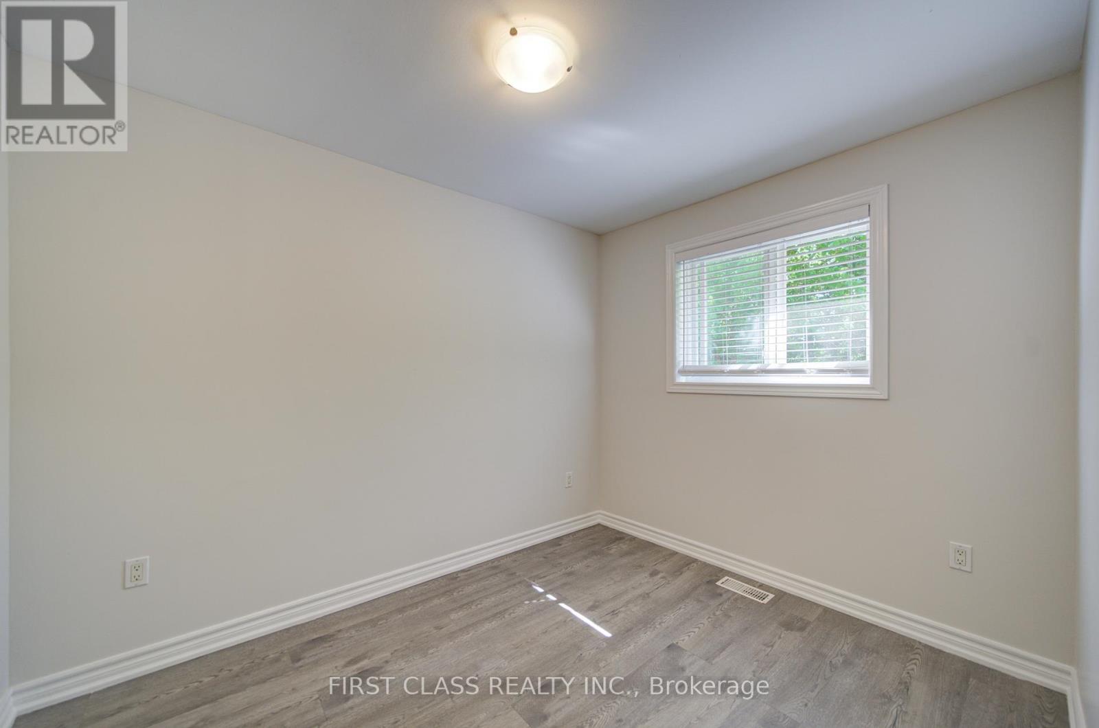 427 Leslie Street, Toronto, Ontario  M4M 3E3 - Photo 18 - E13812226