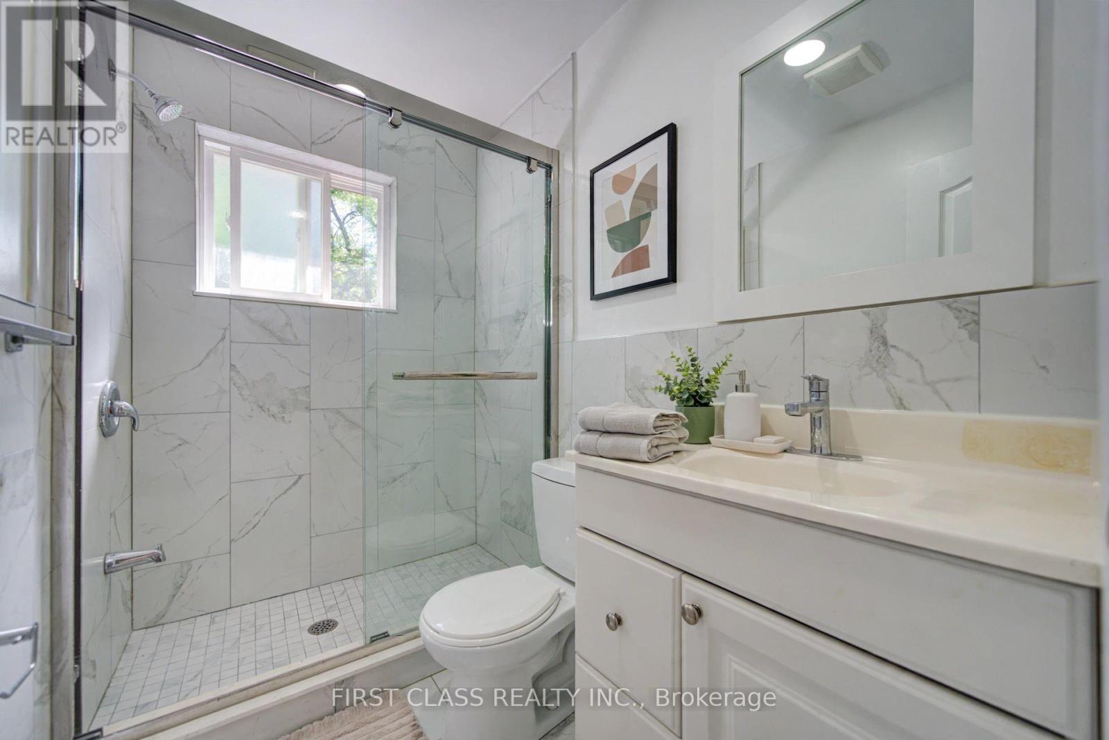 427 Leslie Street, Toronto, Ontario  M4M 3E3 - Photo 21 - E13812226